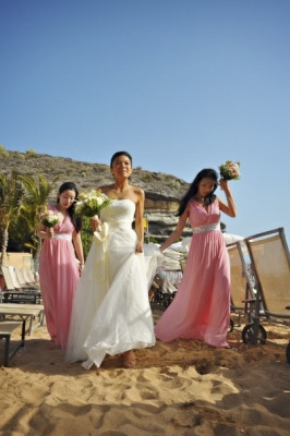 A dream wedding in Tenerife on the beach with lots of sunshine and happiness