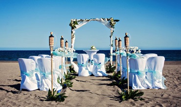 blue-beach-wedding