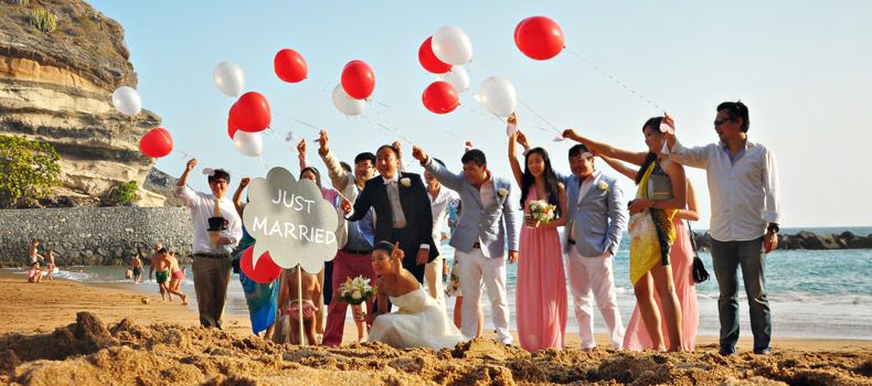 just-married-tenerife-balloons